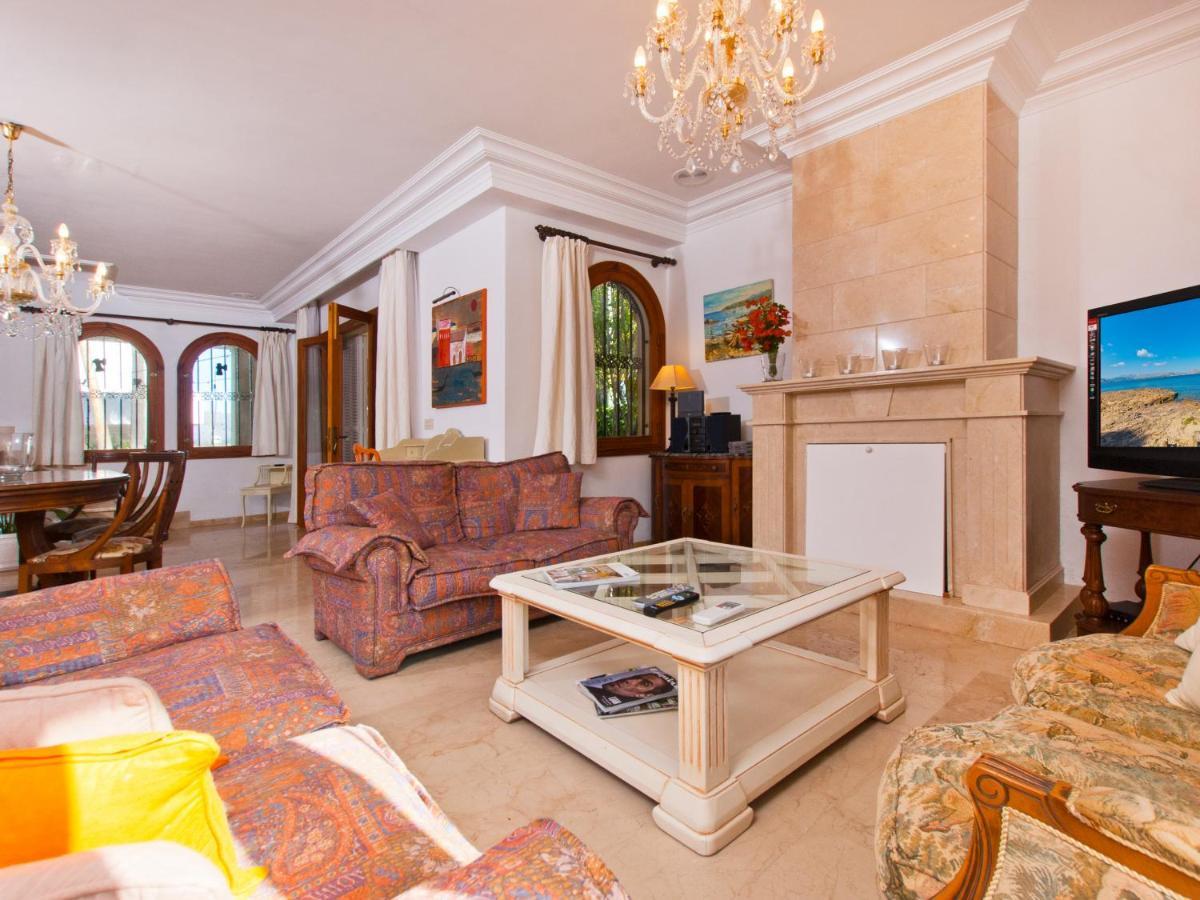 אלקודיה Villa Tita De Manresa, Con Jardines Y Vista Mar מראה חיצוני תמונה