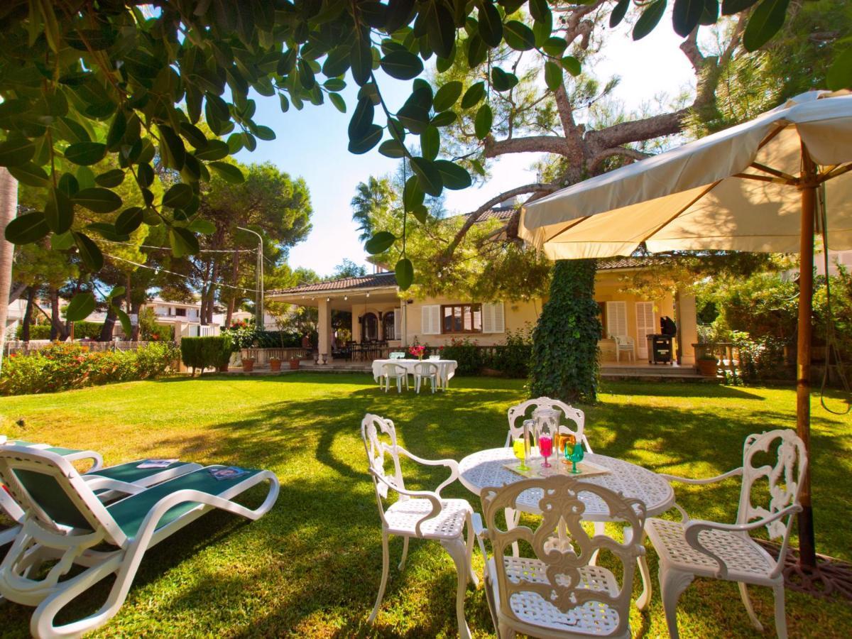 אלקודיה Villa Tita De Manresa, Con Jardines Y Vista Mar מראה חיצוני תמונה