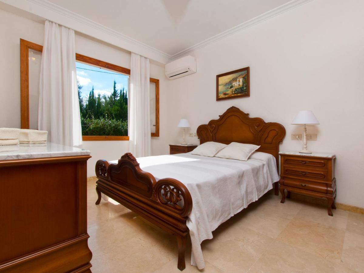 אלקודיה Villa Tita De Manresa, Con Jardines Y Vista Mar מראה חיצוני תמונה
